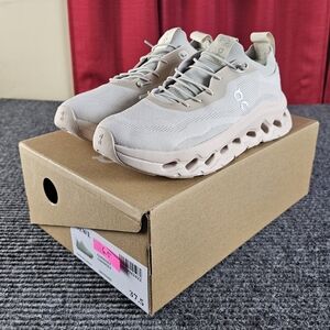 Loewe x On Cloudtilt co-branded Womens lightweight sports shoes Sand Color